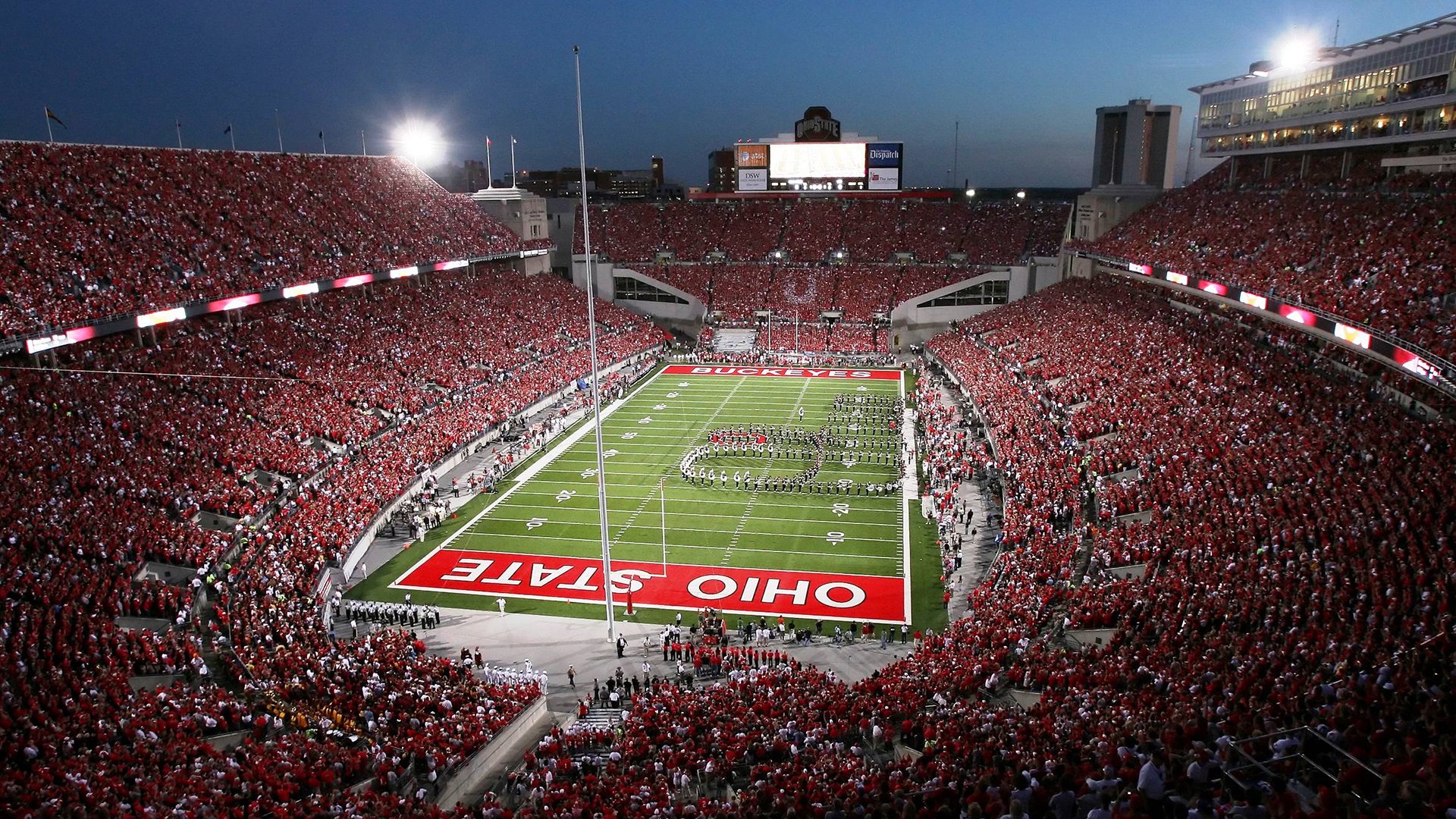 “极限速度、精准投球：科技赋能下的超级战役”，精准投篮